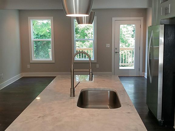 3rd image of 517A Weakley Ave