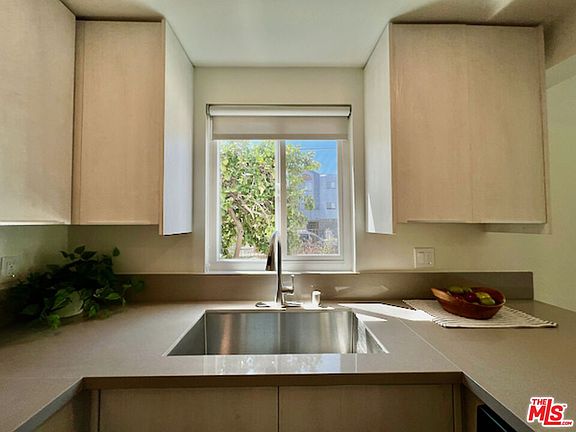 3rd image of 626 N Kingsley Dr #1A