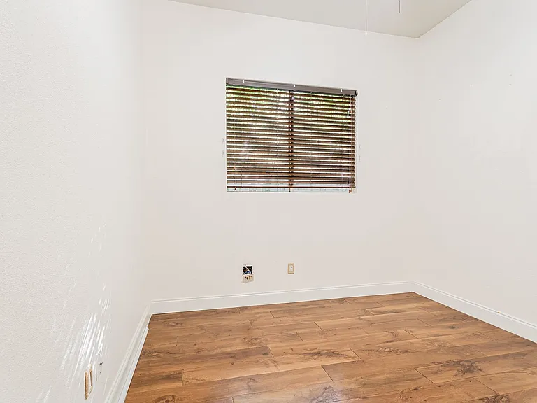 2109 Castle View Dr — Photo 12