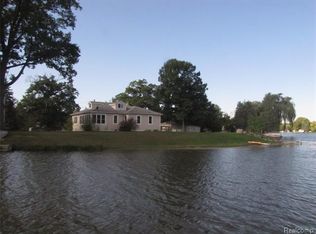 9140 Pontiac Lake Rd, White Lake, MI