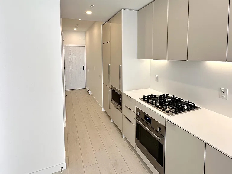 1120 Georgia St E #303 — Photo 5