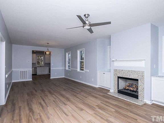 2nd image of 2610 Holloway St