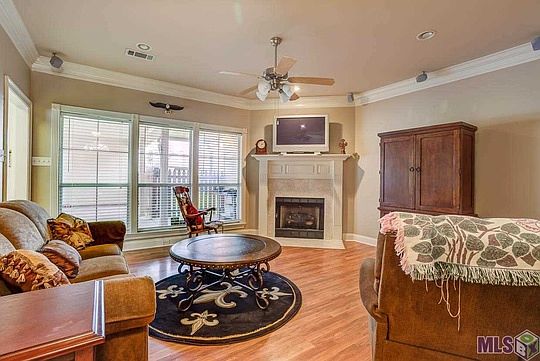 4th image of 11066 Garrett Dr