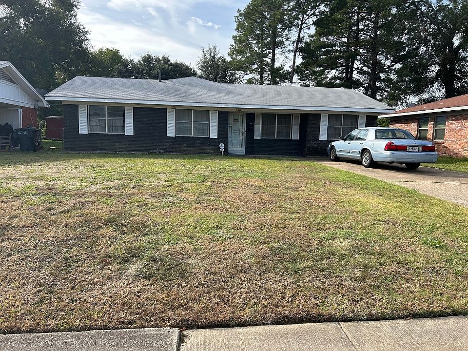 1st image of 648 Woodmont Pl