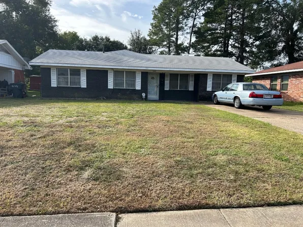 648 Woodmont Pl, Shreveport, LA 71108