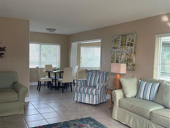 4th image of 2083 N Central Ave #2
