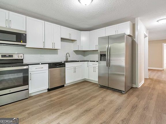 3rd image of 9138 Clubhouse Dr