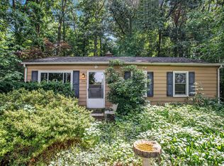2426 Upper Riverview Dr, Kalamazoo, MI 49004