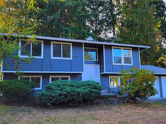2nd image of 7365 Aegean Boulevard NE