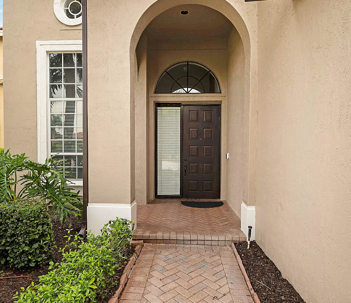 4 bed, 2.5 bath, 2478 sqft, $4,300 — Photo 4