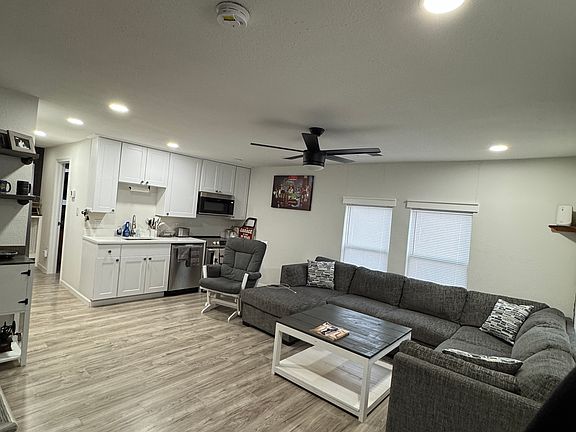 2nd image of 602 W Leland Ave