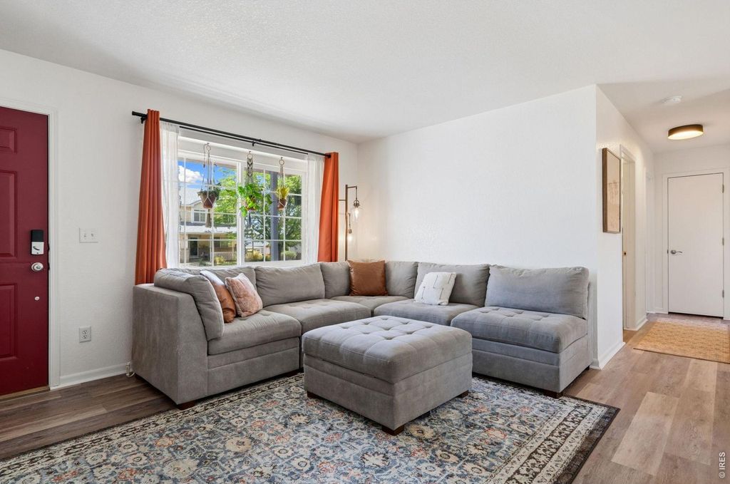 4181 La Veta Dr