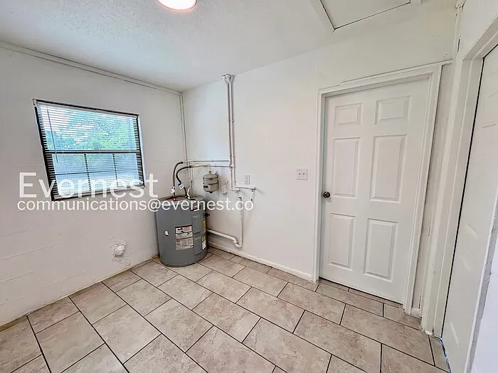 2112 Wolf Rd — Photo 21