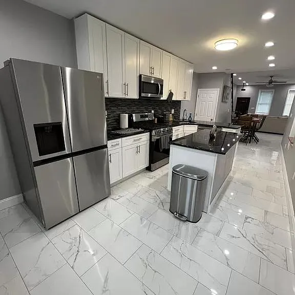 2057 N Franklin St — Photo 34