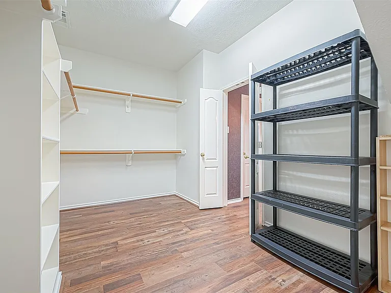 2422 Leanett Way — Photo 33