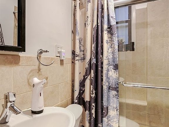 5th image of 175 Claremont Ave APT 4