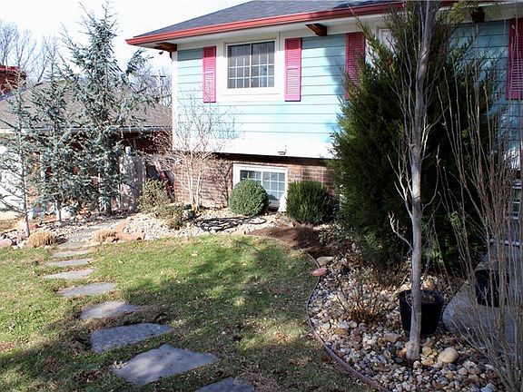 2nd image of 5948 Richmond Ave
