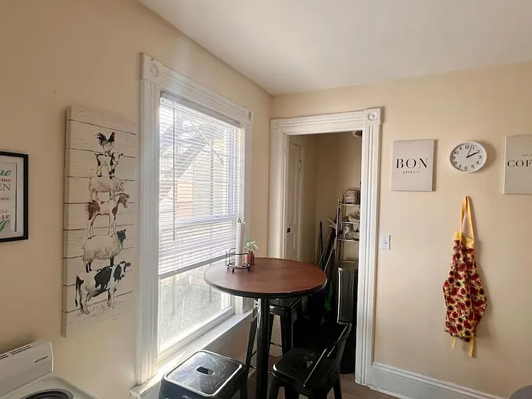 1934 N Oakland Ave — Photo 5