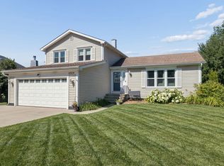 6504 Fernwood Dr, Lisle, IL 60532