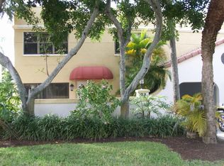 72 Uno Lago Dr, Juno Beach, FL 33408