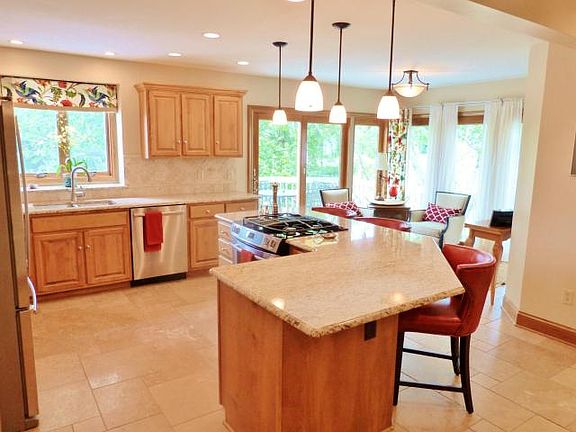5th image of 6181 Deeside Dr