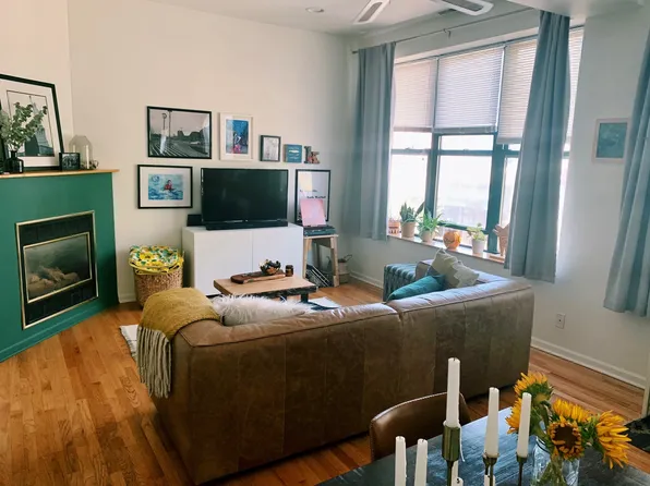 2034 N Damen Ave, Chicago, IL 60647