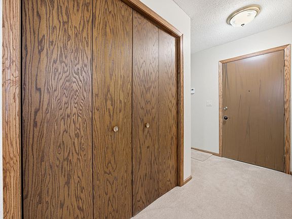 5th image of 2577 Pacific Dr S APT 305