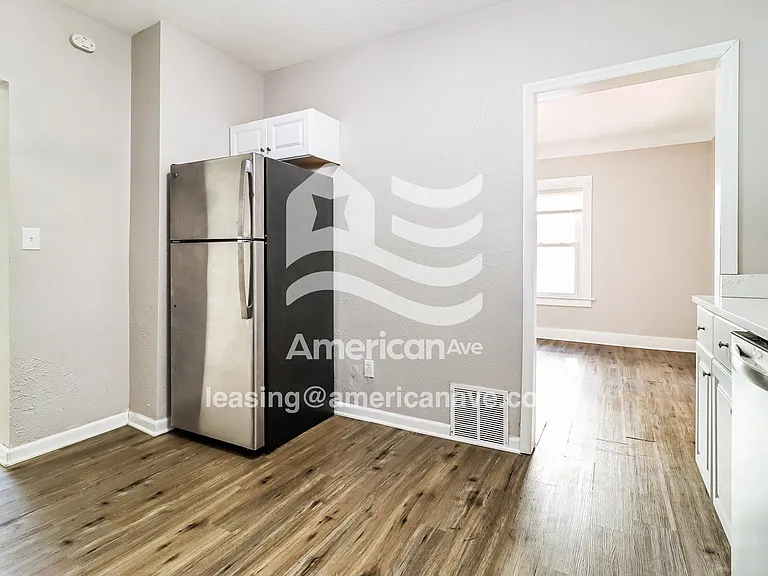 1354497_008_kitchen_7.jpg
