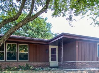 1409 Fox River Pkwy, Waukesha, WI 53189