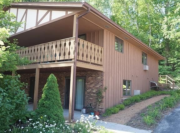 2nd image of 919 Raymond Dr #A