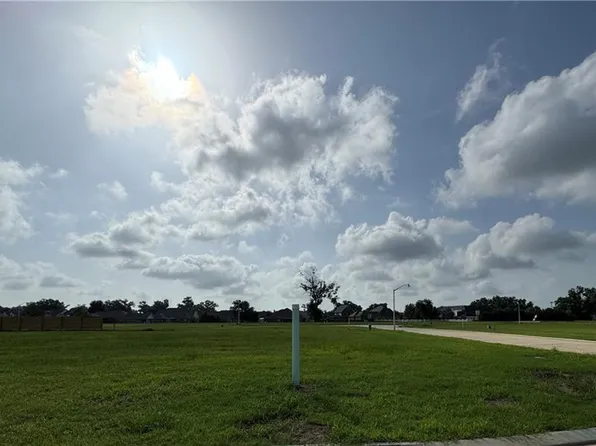 365 Sophia Dr, Luling, LA 70070