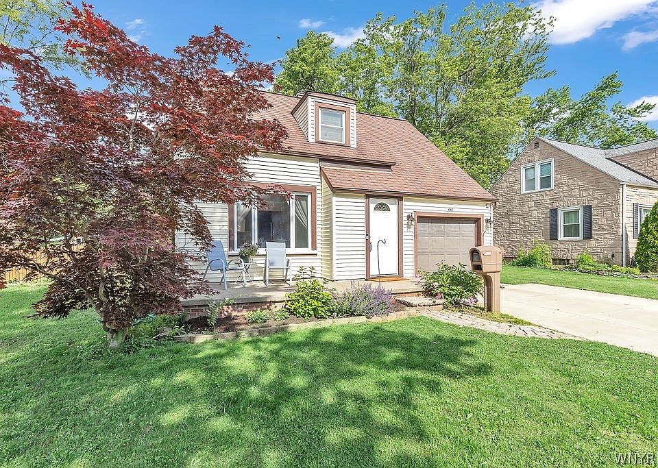 1st image of 484 Walton Dr