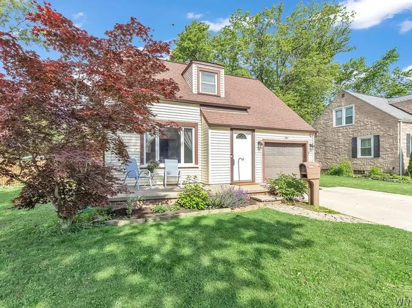 484 Walton Dr, Cheektowaga, NY 14225