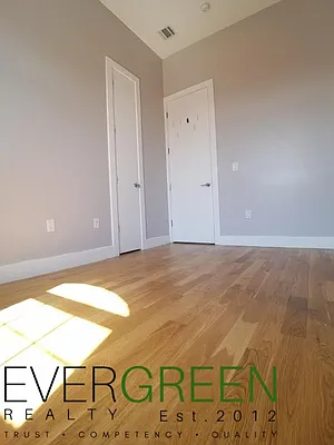 Rented by Evergreen Apartments BK | media 13