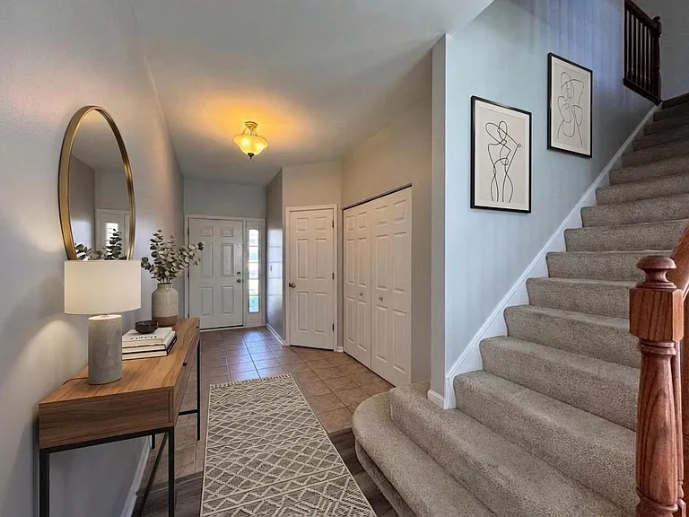 2266 Pembridge Dr — Photo 2