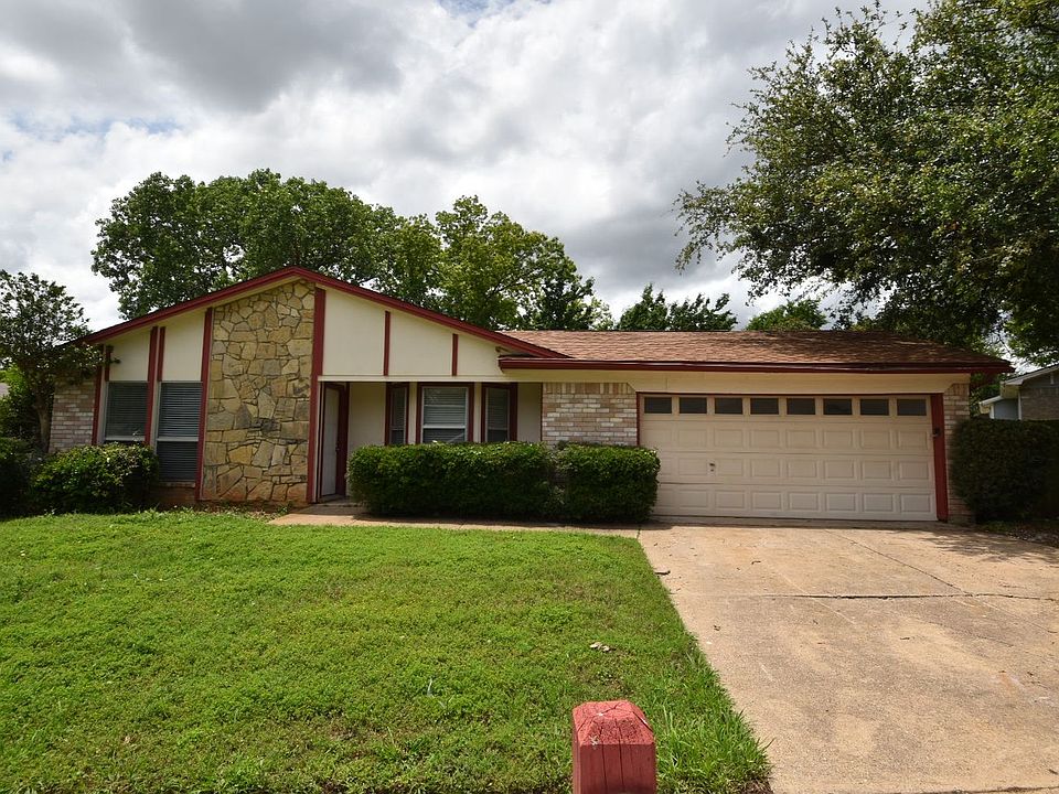 1st image of 3213 Meadow Wood Ln