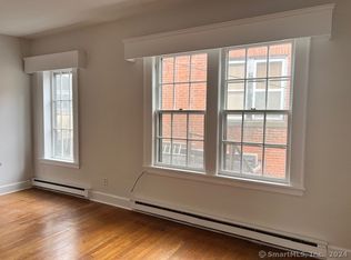 28 W Main St APT 1, Mystic, CT 06355