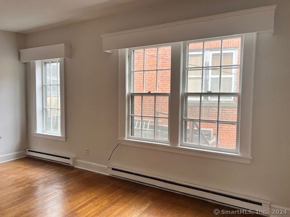 28 W Main St APT 1