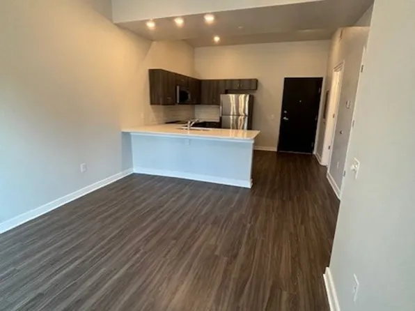 728 E. Brookhaven