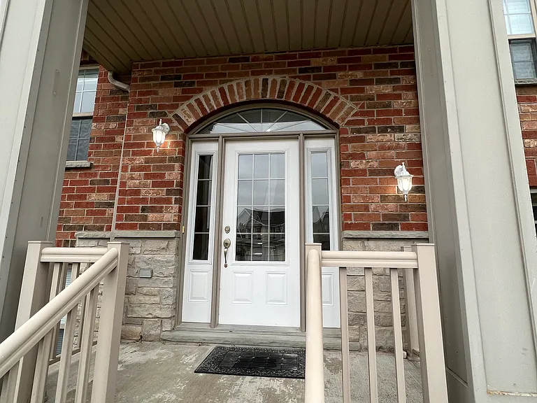 47 Pettitt Dr — Photo 1