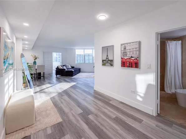 801 Brickell Bay Dr, Miami, FL