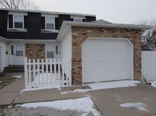 417 Boston Ct, Davenport, IA 52806