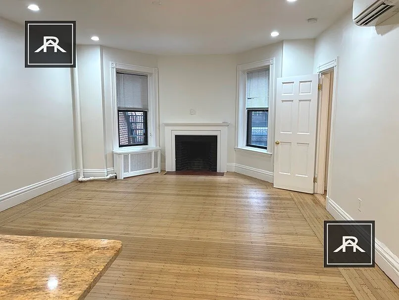 1 bed, 1.0 bath, 570 sqft, $3,450 — Photo 2