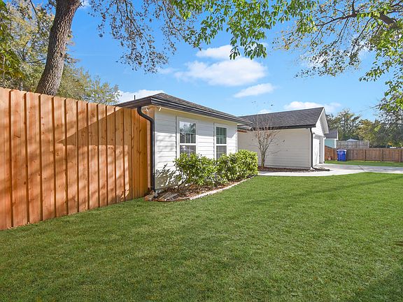 4th image of 101 Azalea Rd