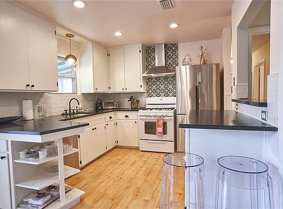 5th image of 1608 Glenvalley Dr