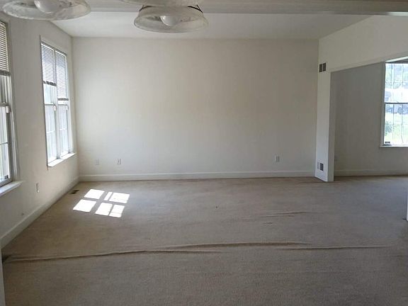 5th image of 111 Scully Pl