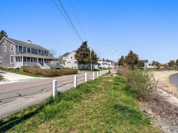 33 Rocky Nook Ave, Kingston, MA 02364