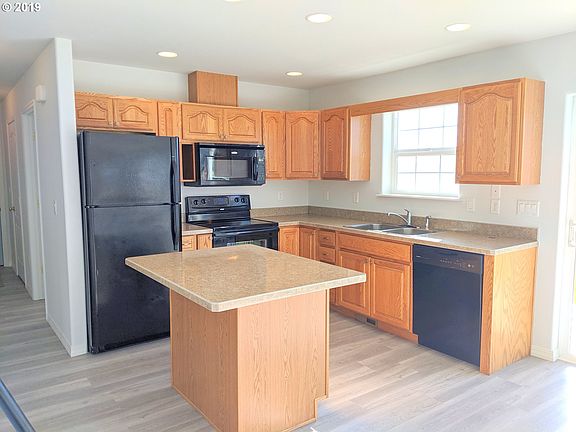 3rd image of 10801 Emily Dr