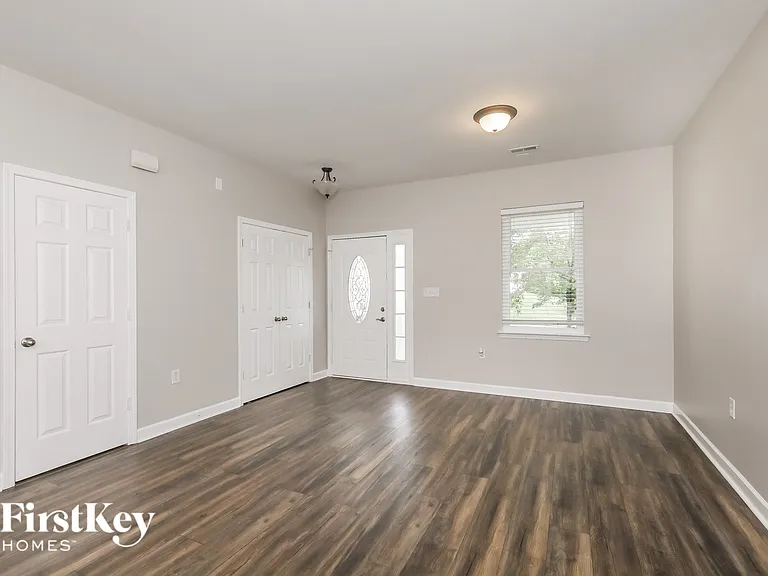4107 High Shoals Dr — Photo 2