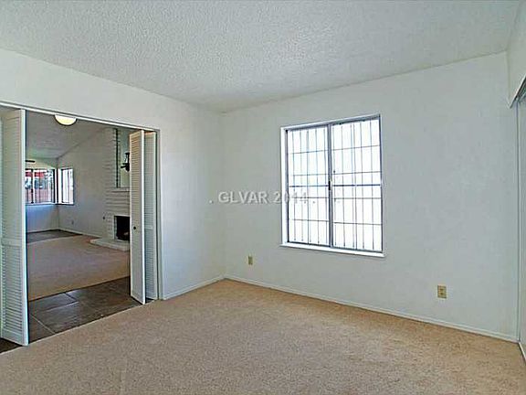 3rd image of 2373 Sierra Sunrise St